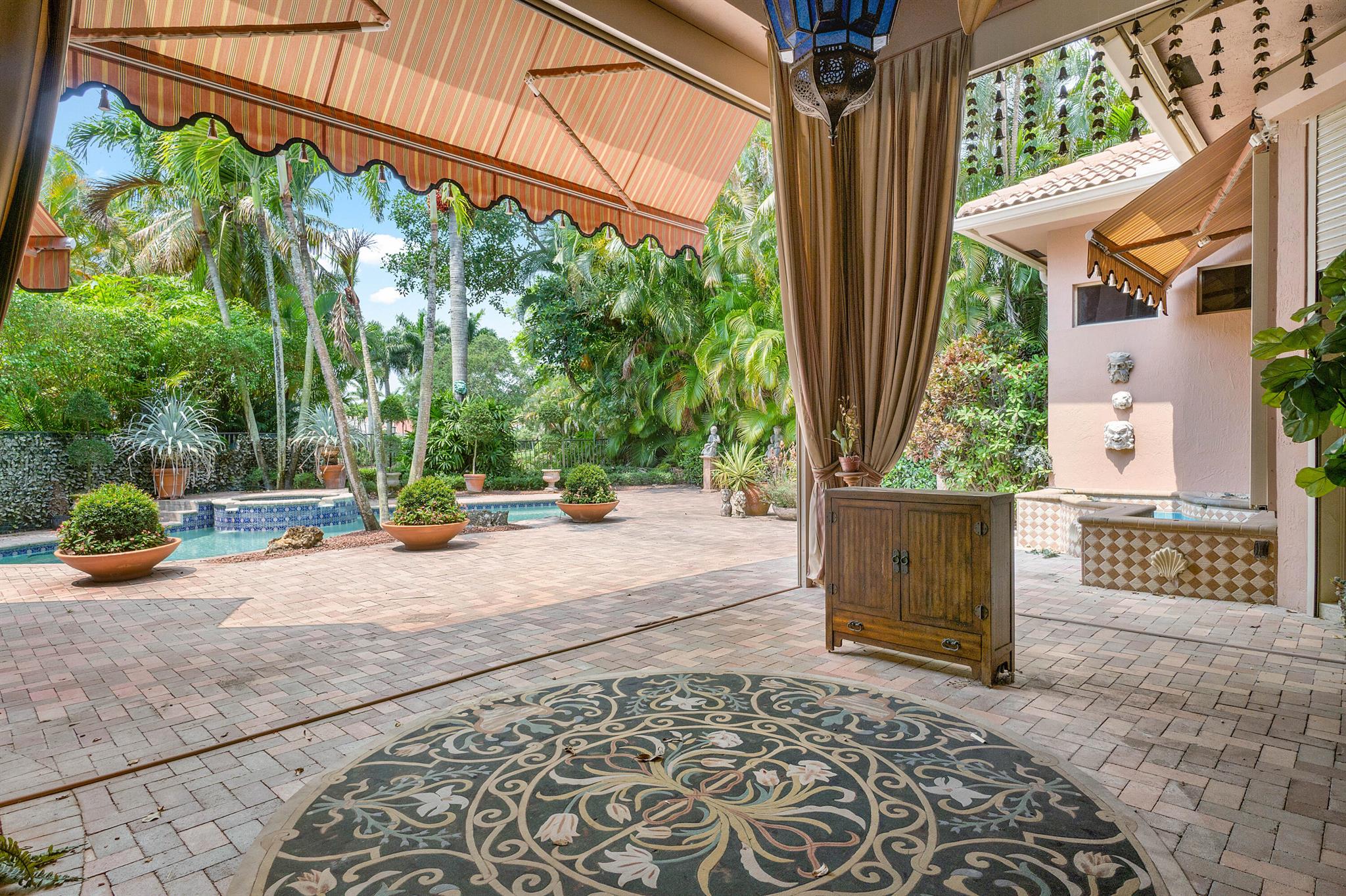 THE ESTATES / GARDENS IN - Residential