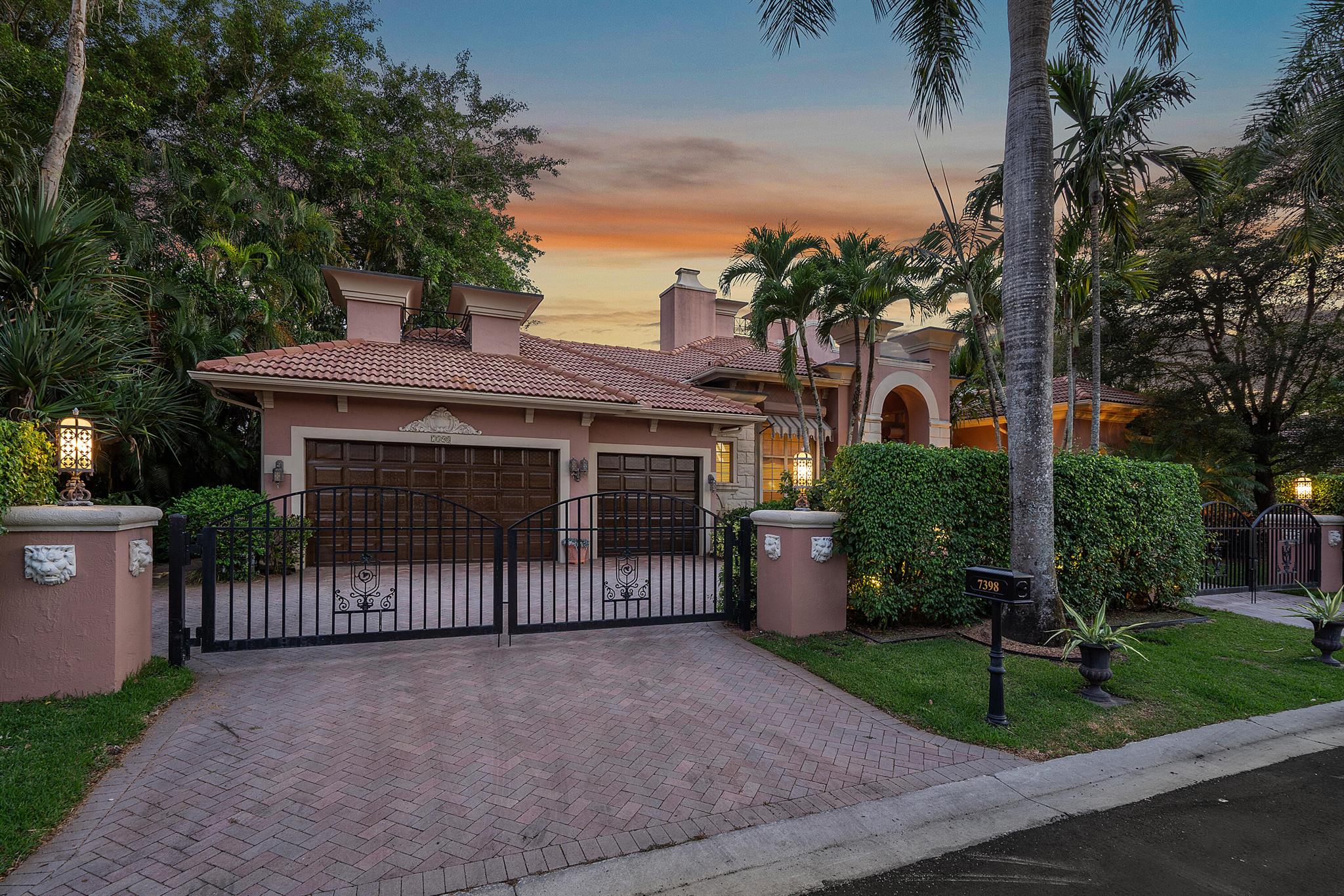 THE ESTATES / GARDENS IN - Residential