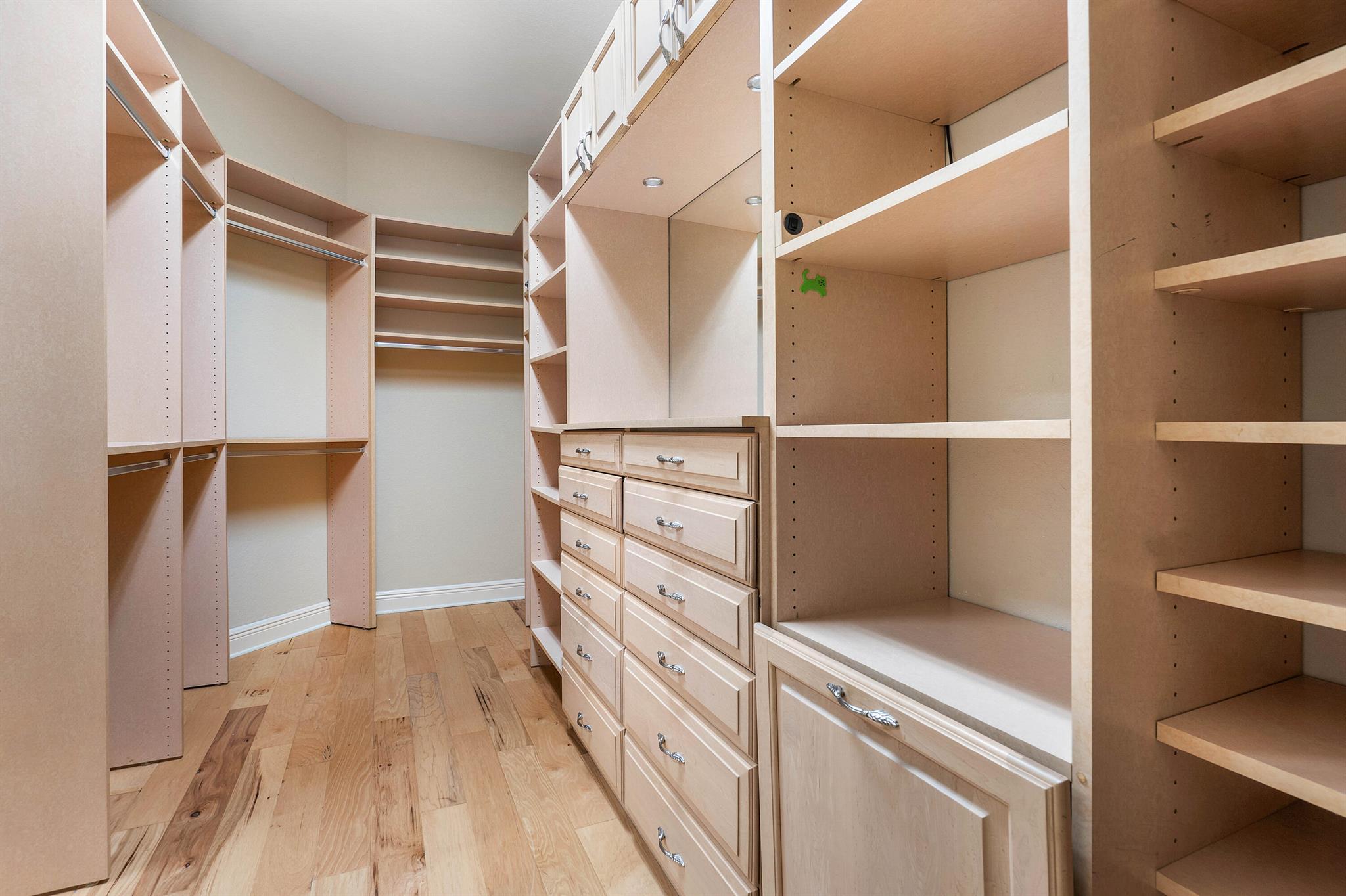 THE ESTATES / GARDENS IN - Residential