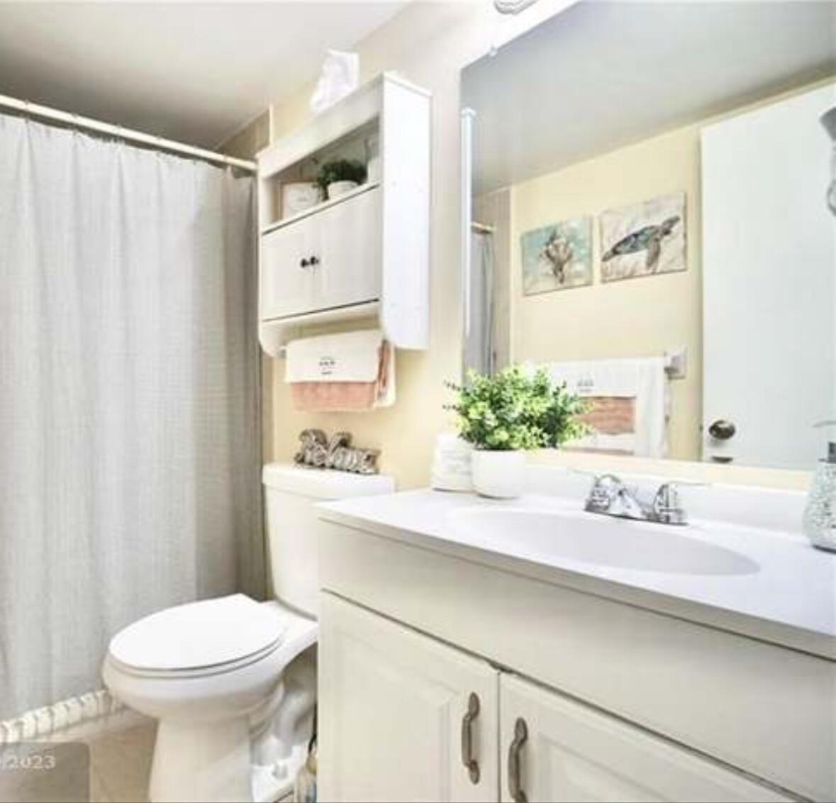 RAMBLEWOOD EAST CONDO - Residential