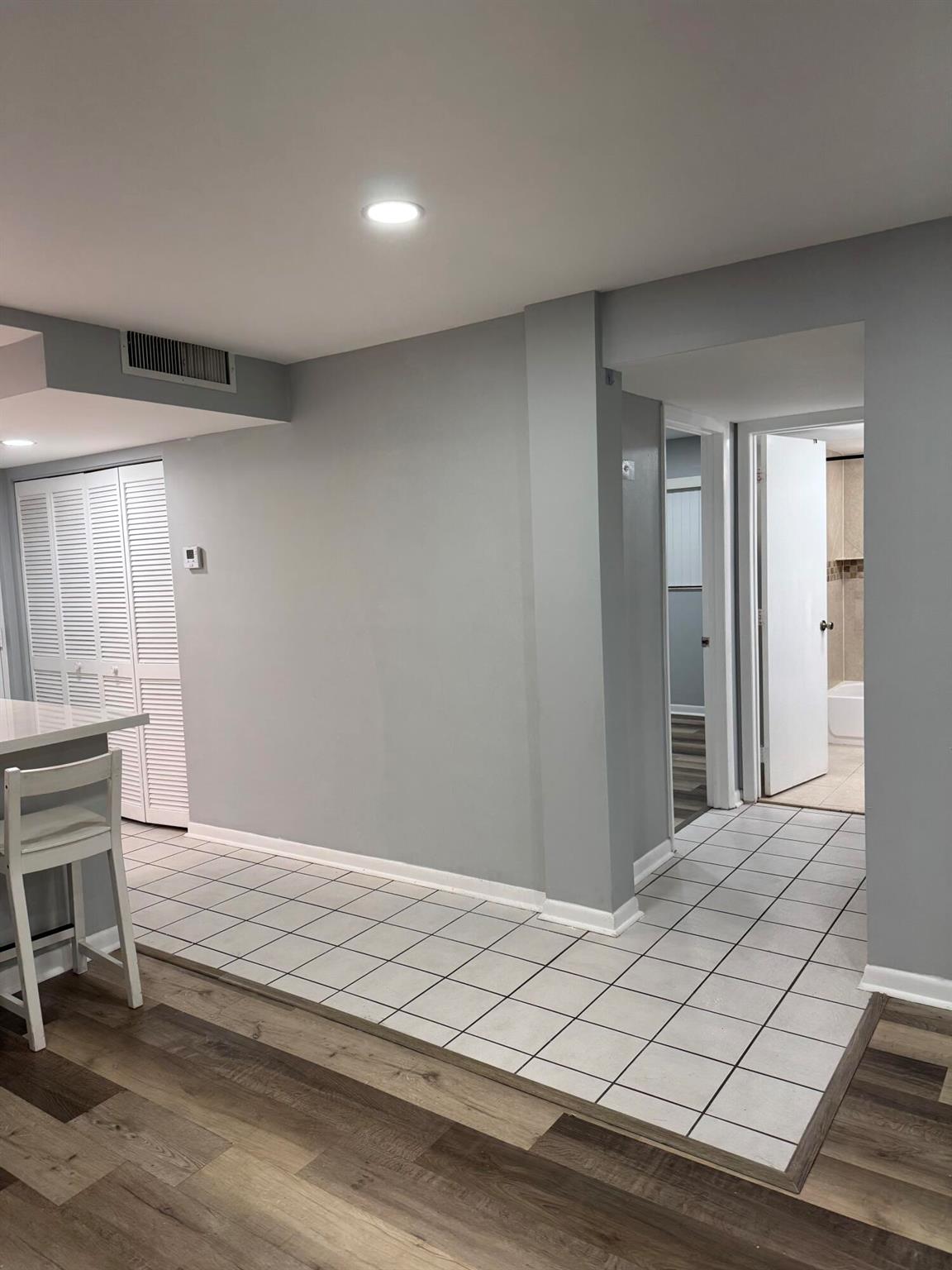RAMBLEWOOD EAST CONDO - Residential