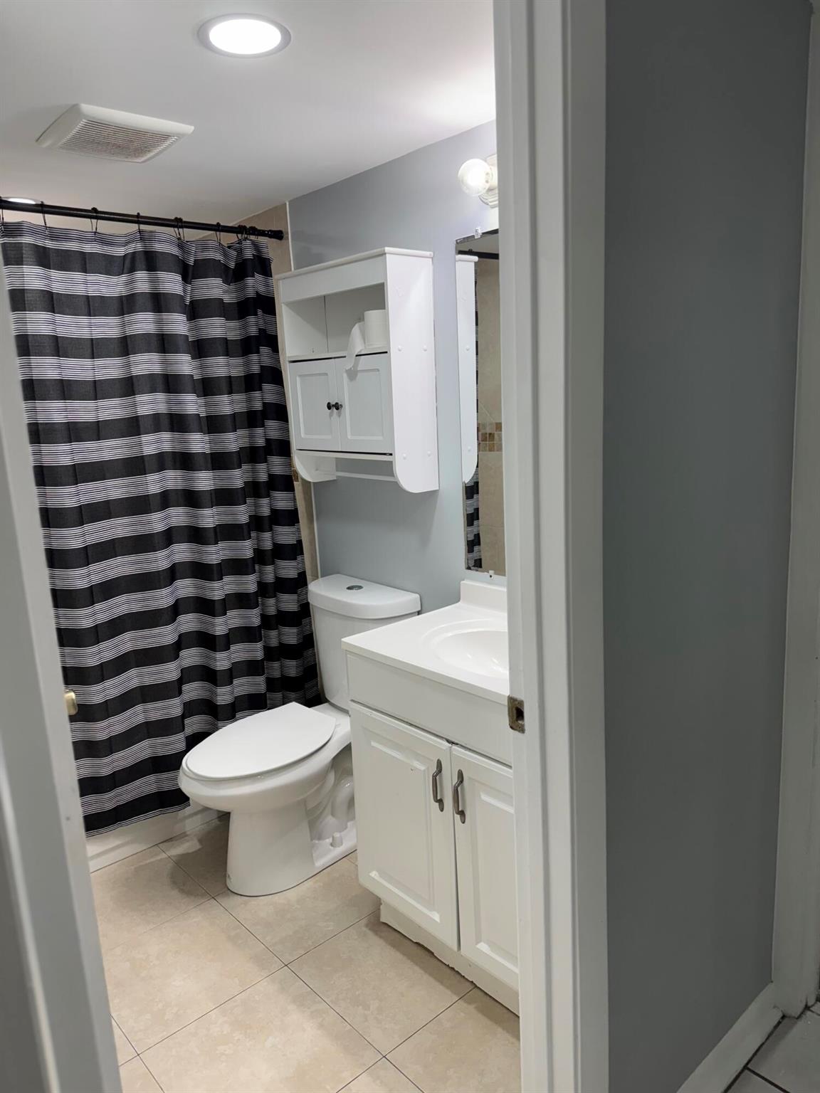 RAMBLEWOOD EAST CONDO - Residential