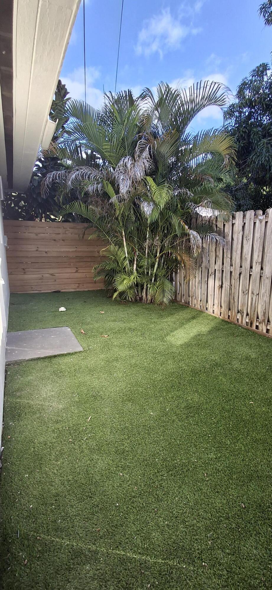 HOLLYWOOD - Residential Lease