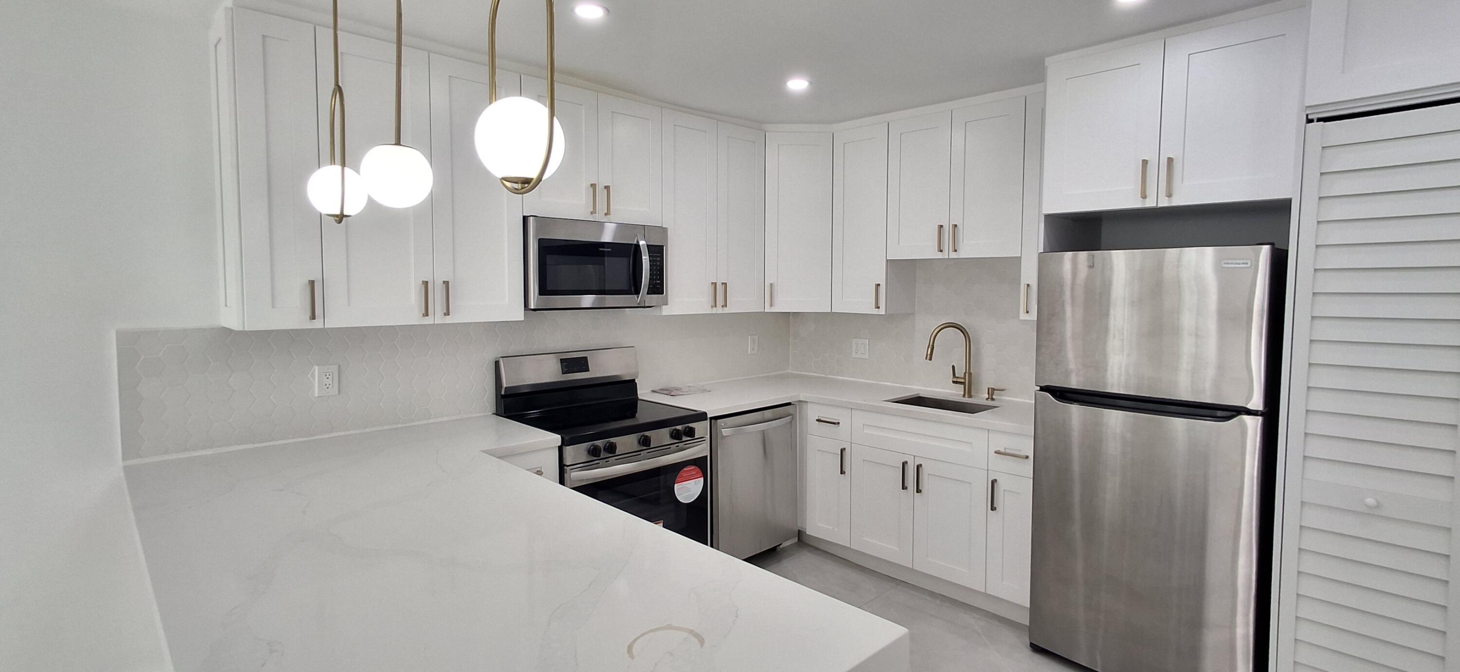 HOLLYWOOD - Residential Lease