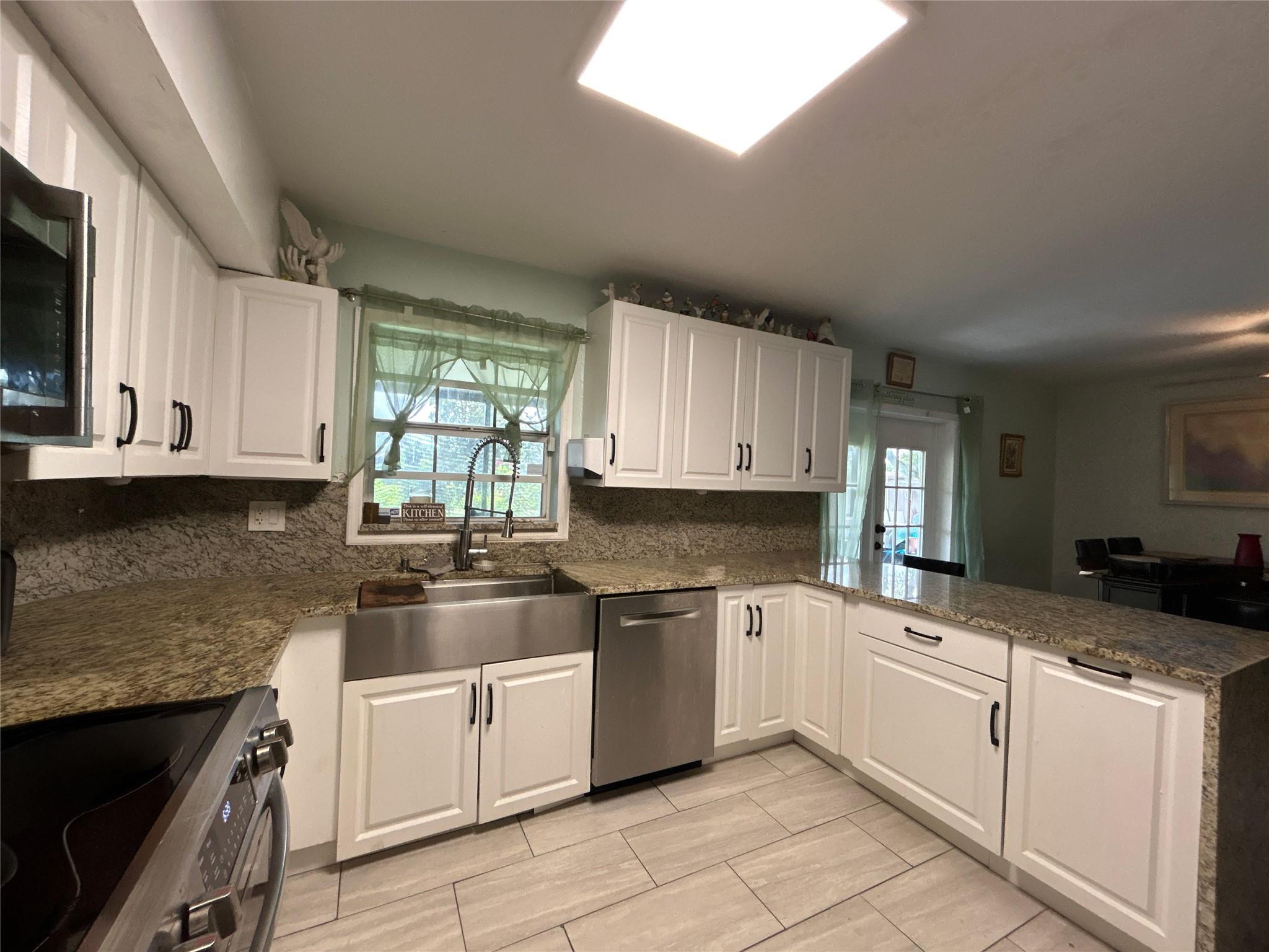 FLAMINGO GARDENS - Residential Lease