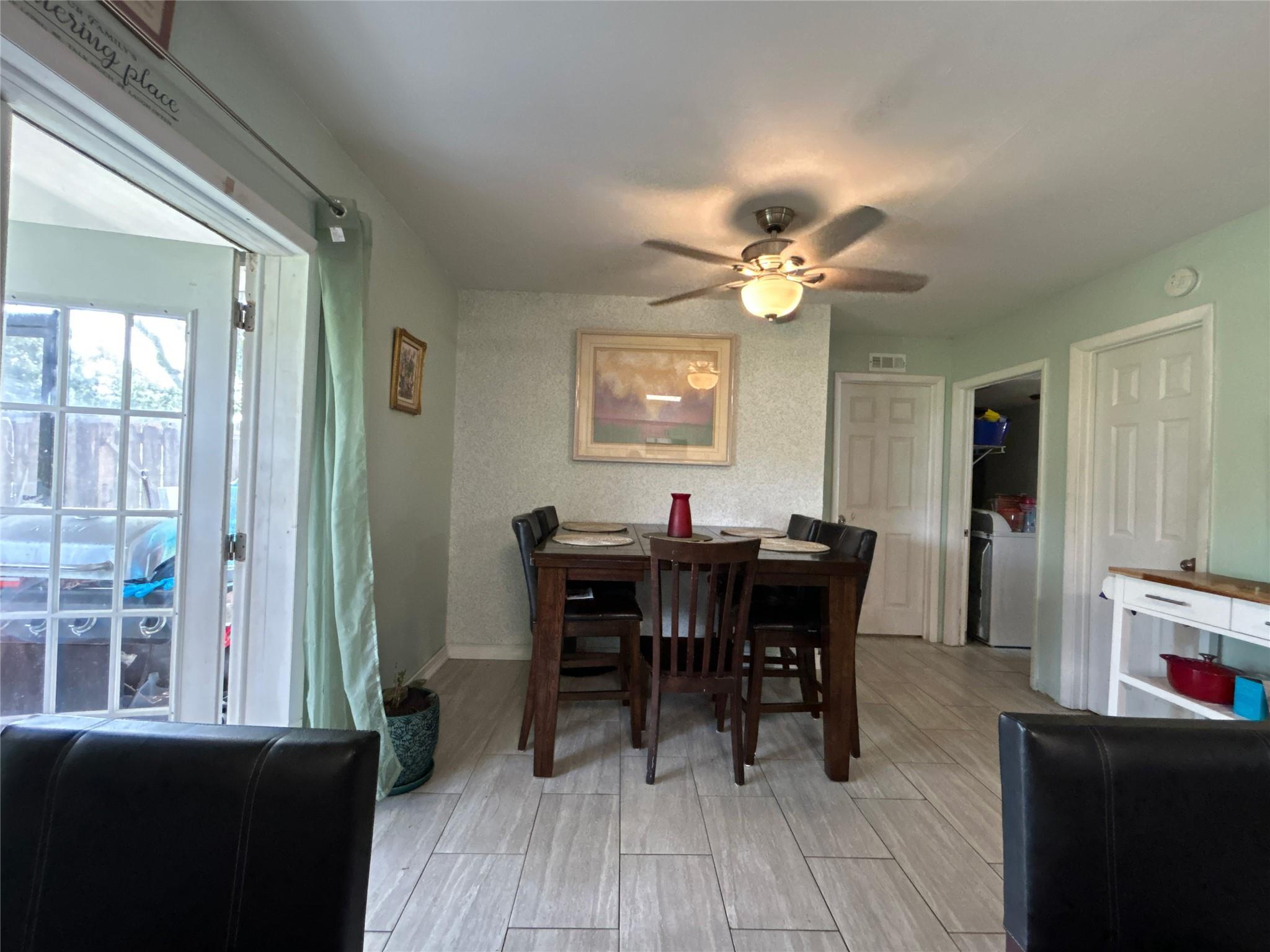 FLAMINGO GARDENS - Residential Lease