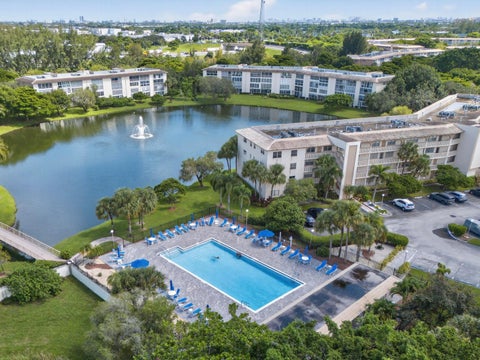 Tiny photo for 1904 BERMUDA Circle #D1, Coconut Creek, FL 33066 (MLS # B26080399)