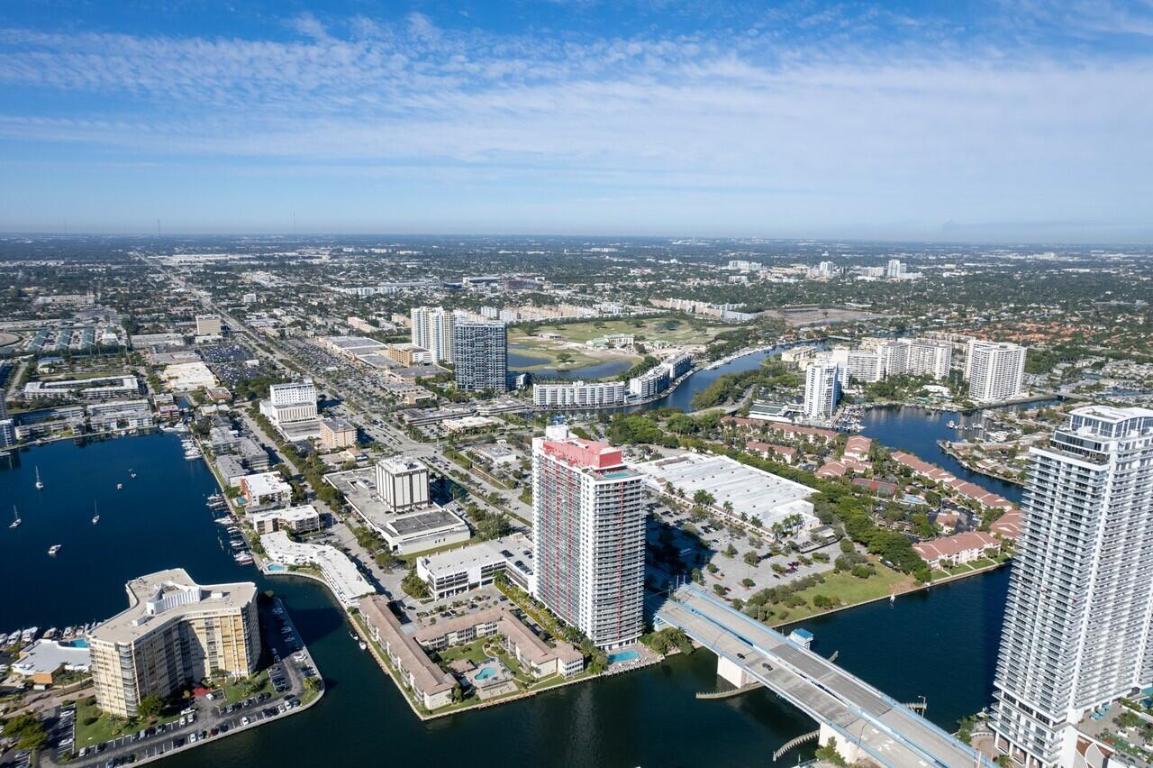 BEACHWALK CONDOMINIUM - Residential