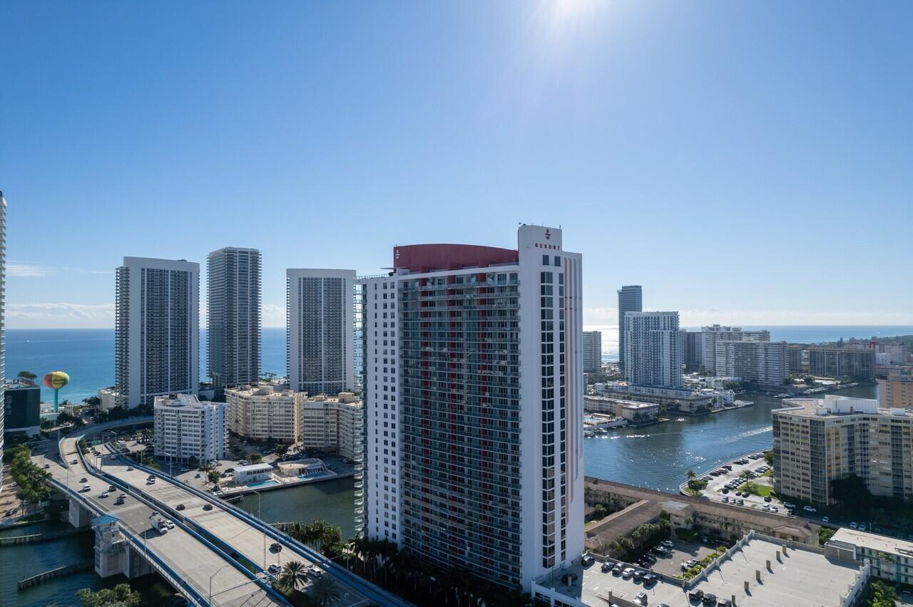 BEACHWALK CONDOMINIUM - Residential