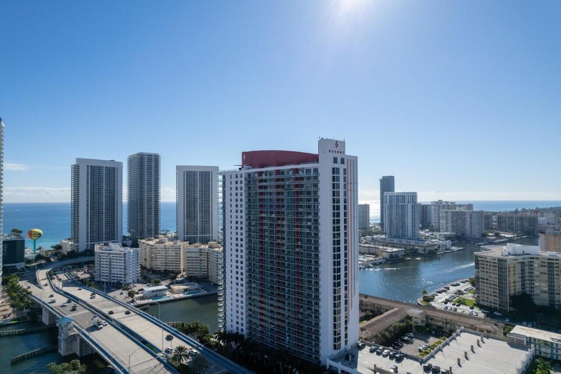 BEACHWALK CONDOMINIUM - Residential