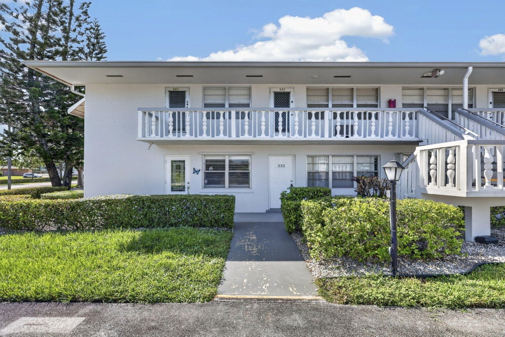 Photo of 332 NORTHAMPTON Q, West Palm Beach, FL 33417 (MLS # B26081868)