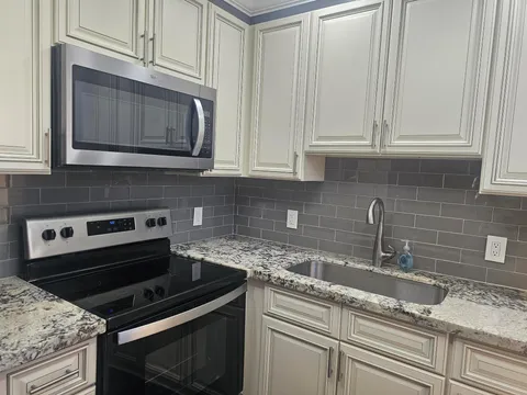 277 Markham M, Deerfield Beach, FL MLS: R11084122