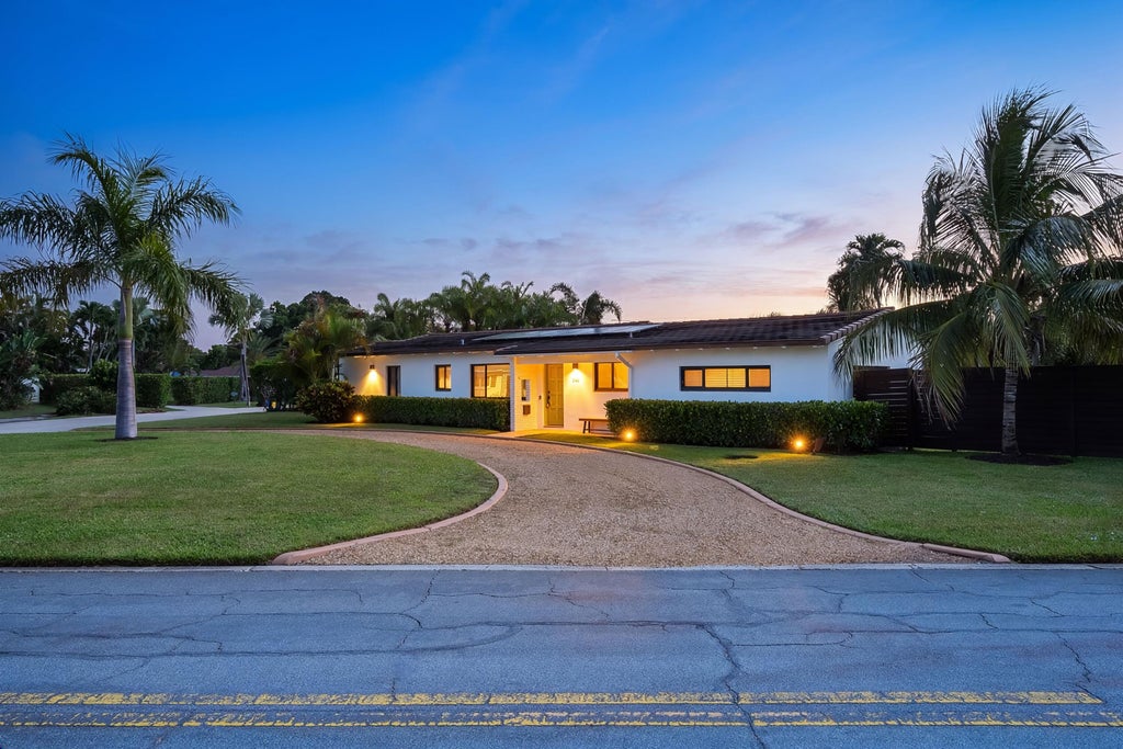 Photo of 310 Orange Way, West Palm Beach, FL 33405 (MLS # B26069037)