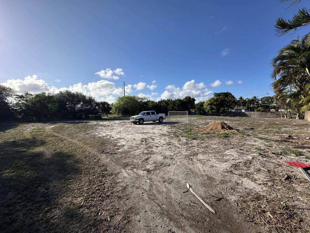Photo of 731 SW 3rd Avenue, Boynton Beach, FL 33426 (MLS # R11168472)