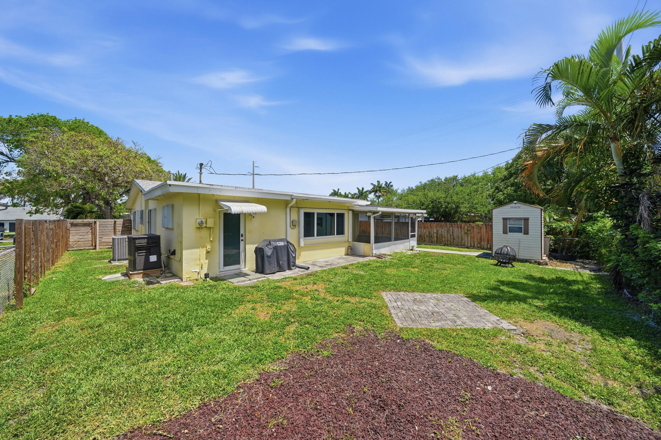 DRIFTWOOD PLAZA - Residential