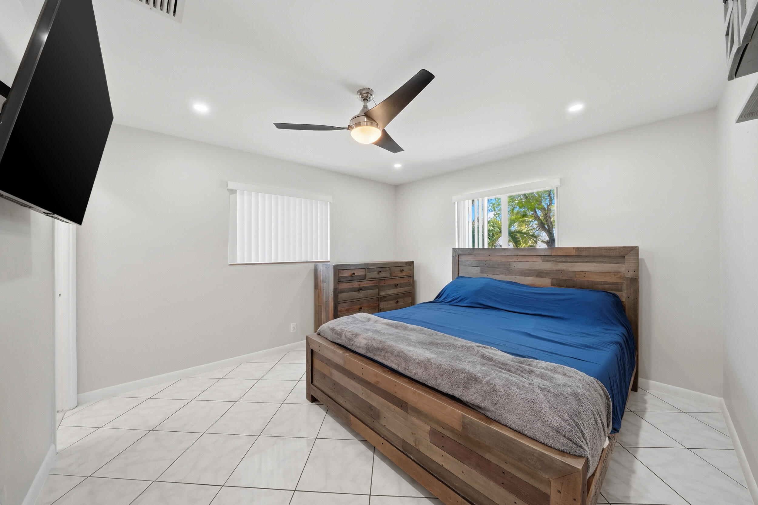 DRIFTWOOD PLAZA - Residential