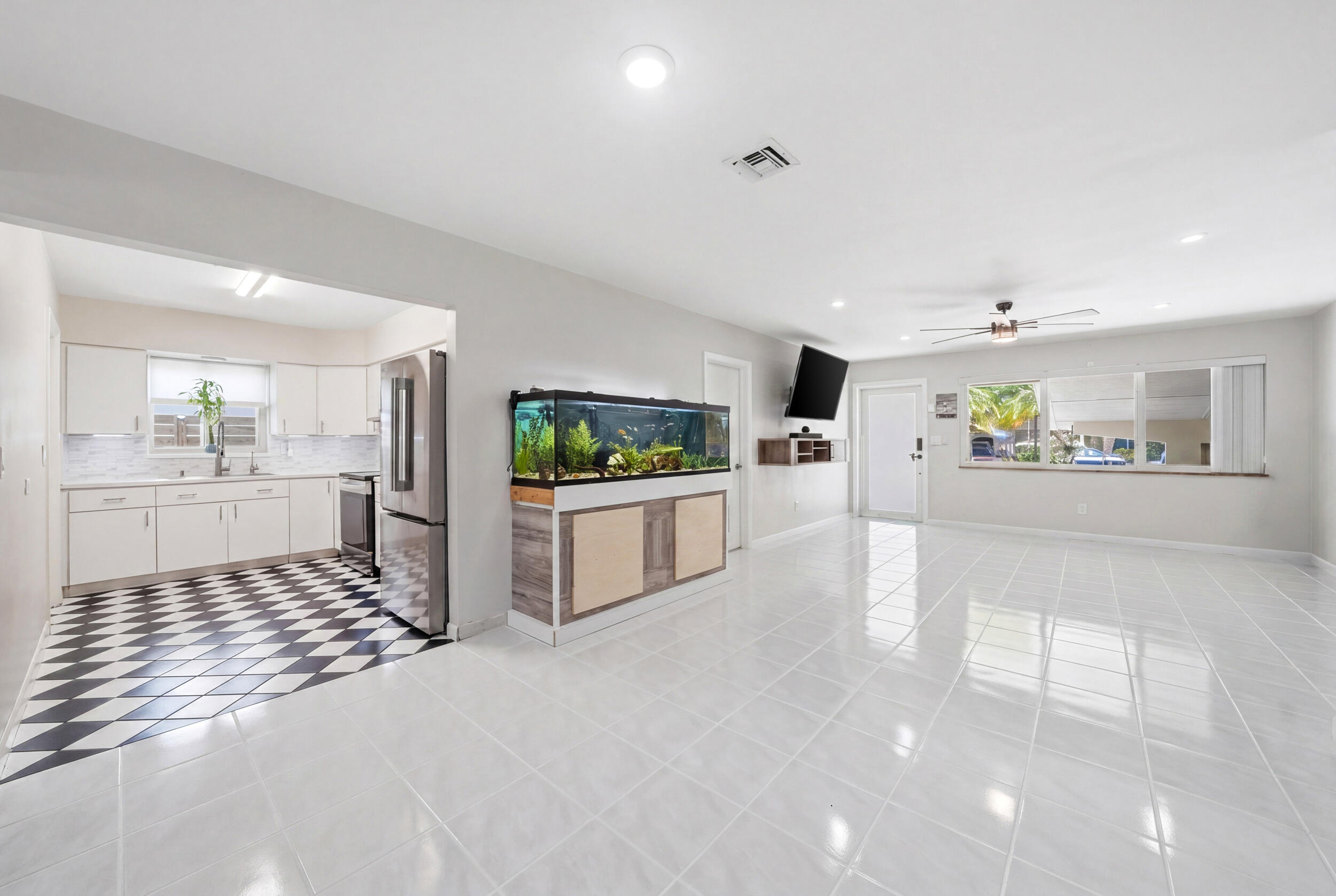 DRIFTWOOD PLAZA - Residential