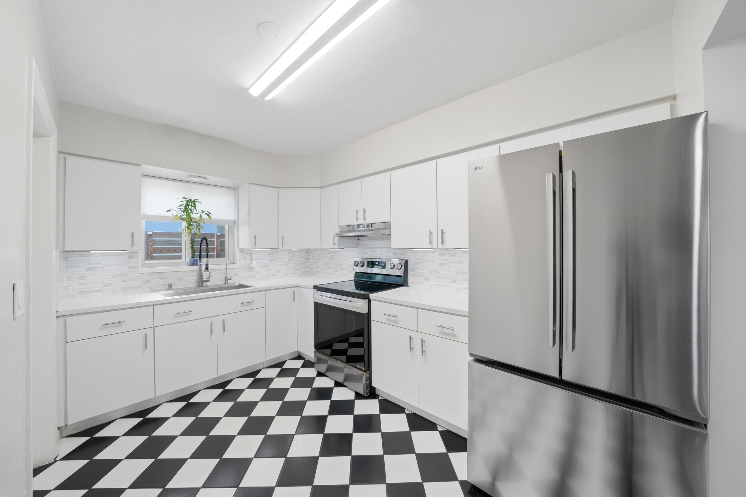 DRIFTWOOD PLAZA - Residential