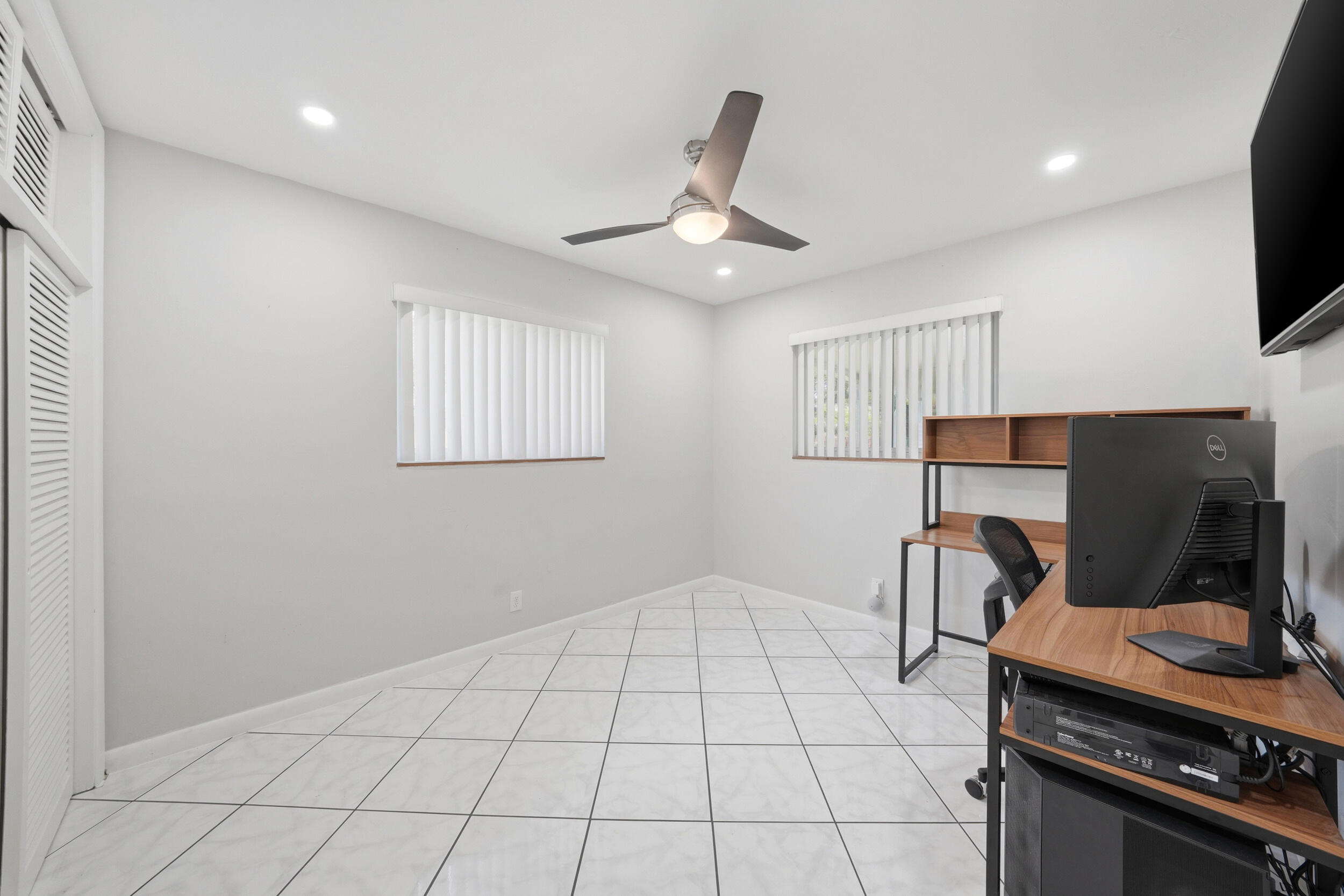 DRIFTWOOD PLAZA - Residential