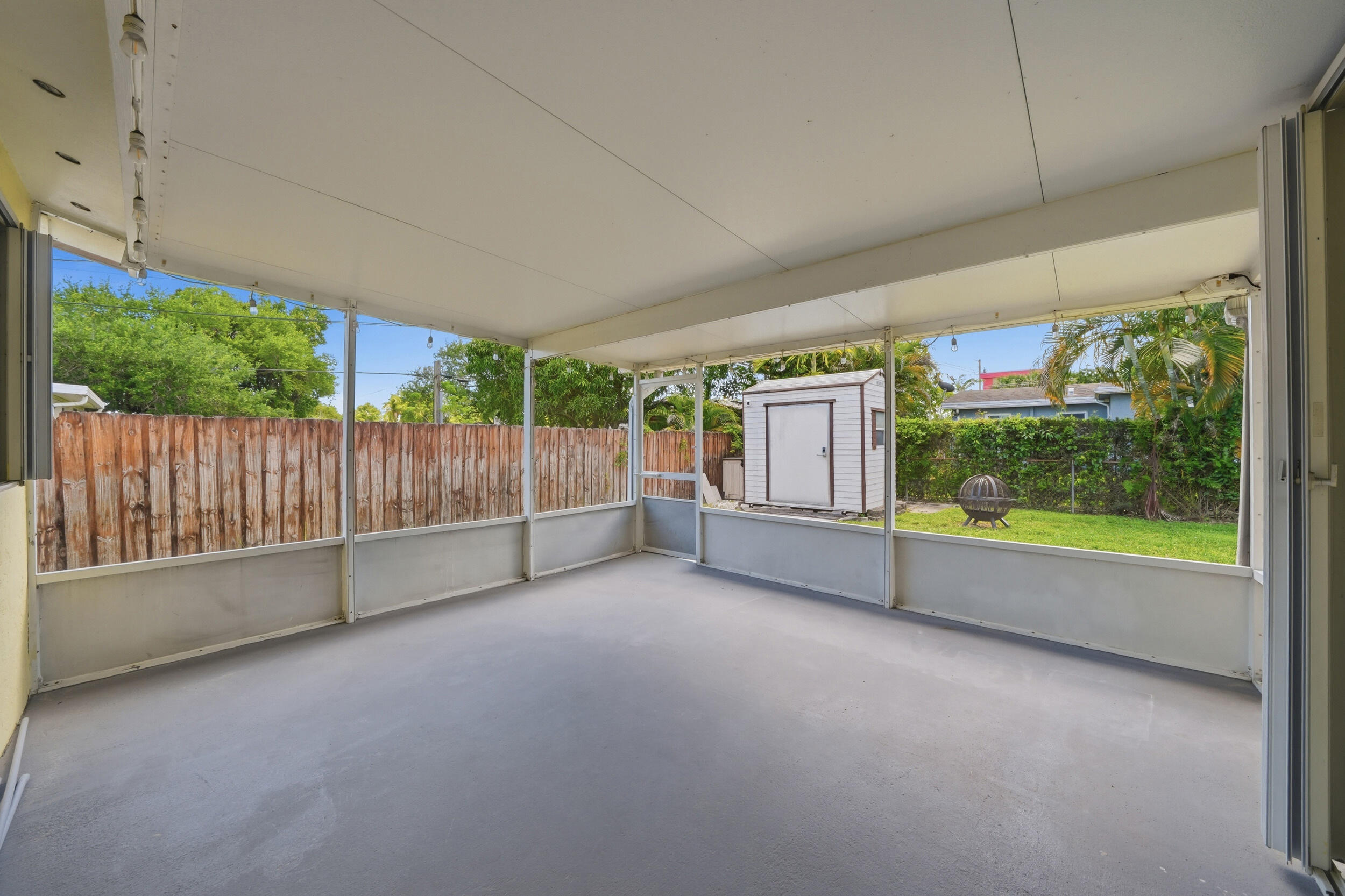 DRIFTWOOD PLAZA - Residential