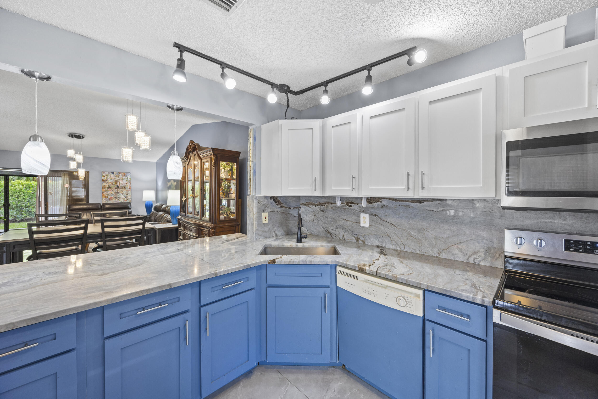 ARBOURS II OF THE PALM BEACHES - Residential