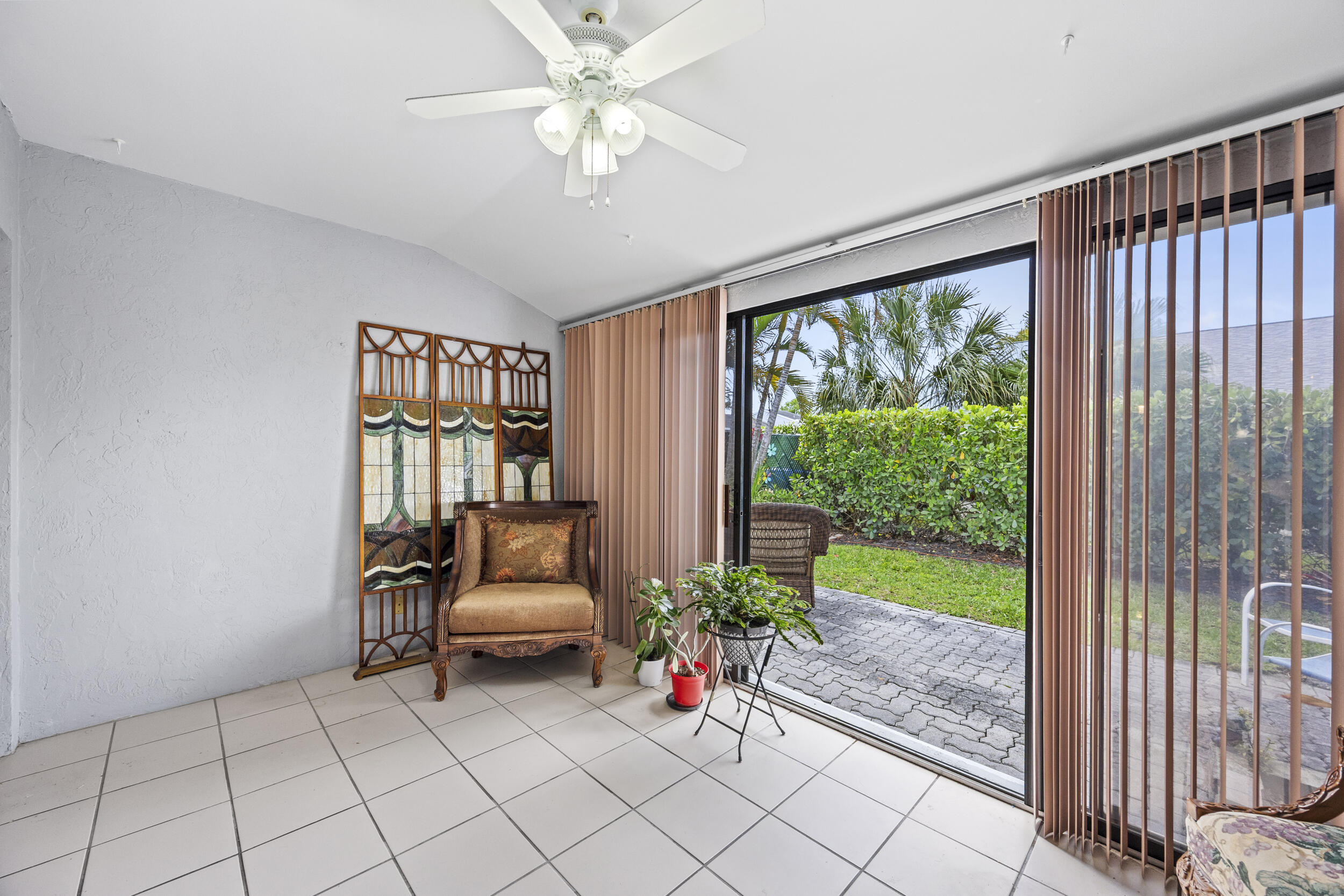 ARBOURS II OF THE PALM BEACHES - Residential