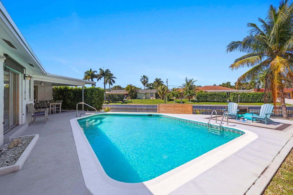 Photo of 6797 Bayshore Drive, Lake Worth, FL 33462 (MLS # R11167165)