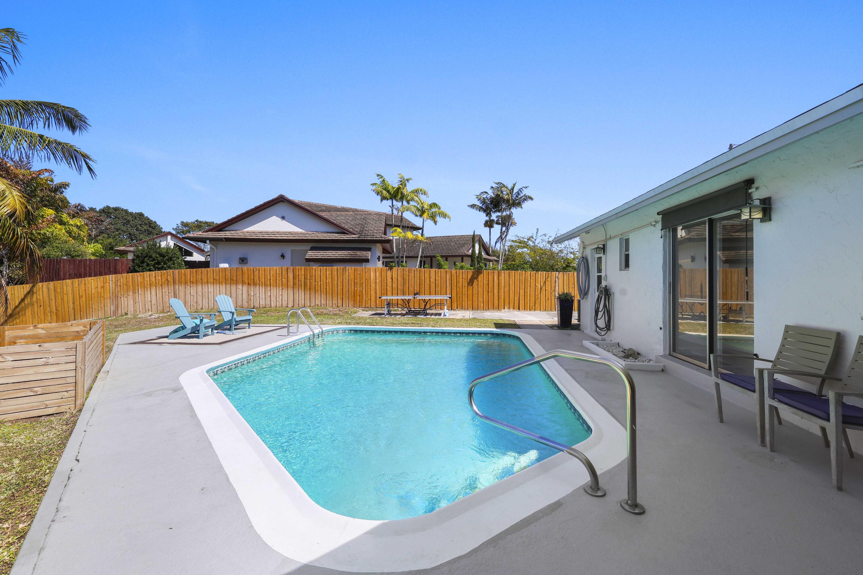 ISLAND ESTATES - Residential