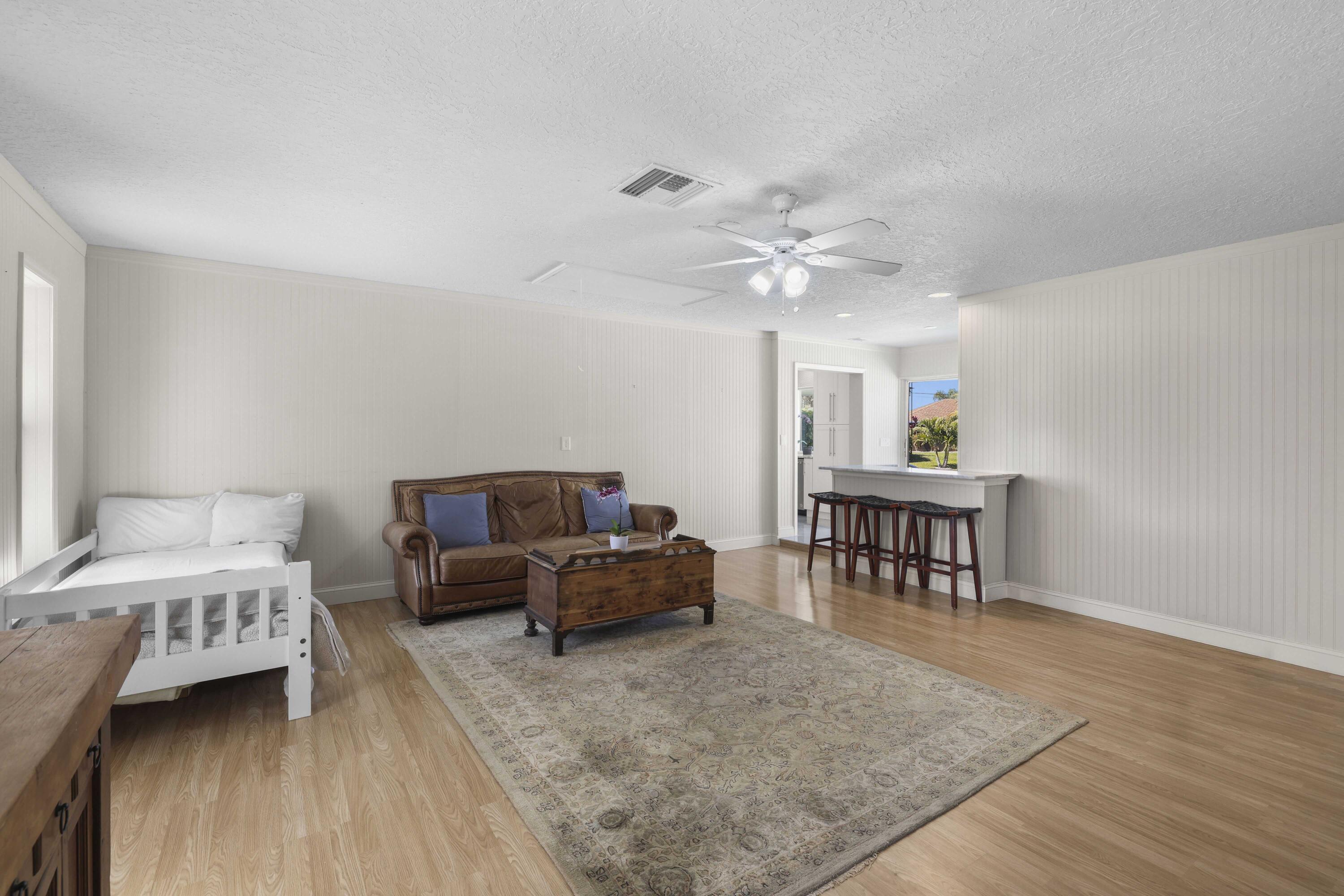 ISLAND ESTATES - Residential