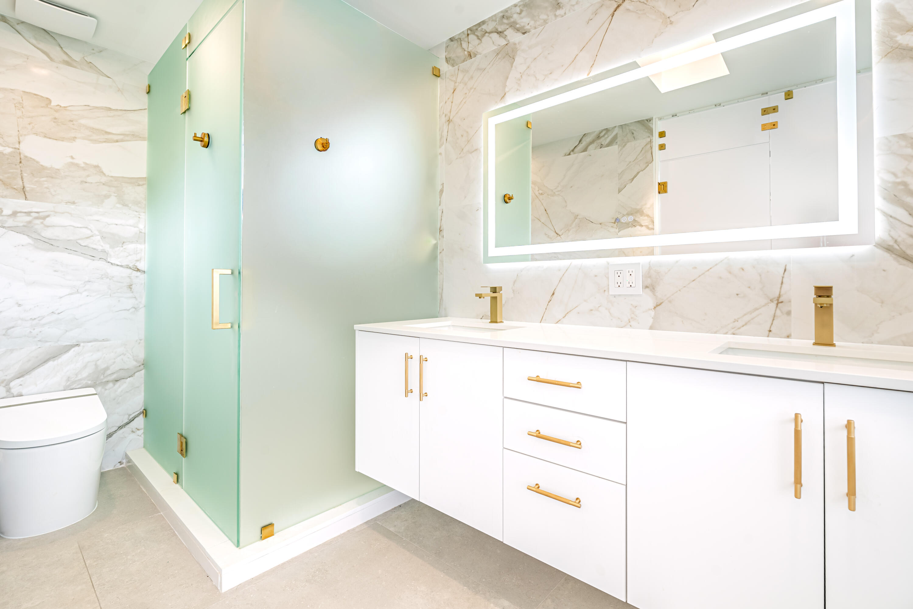 EASTPOINTE COUNTRY CLUB 7C - Residential