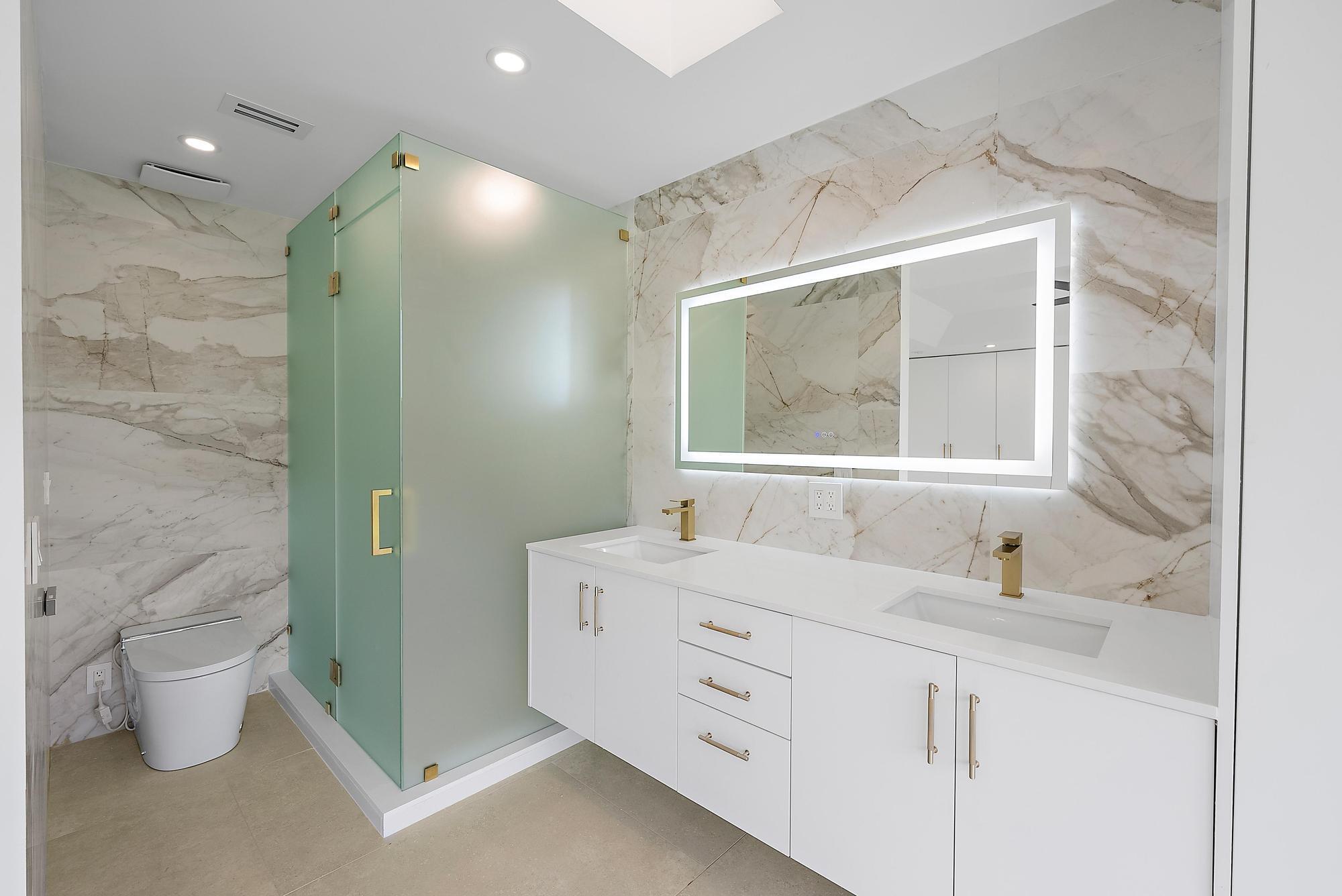 EASTPOINTE COUNTRY CLUB 7C - Residential