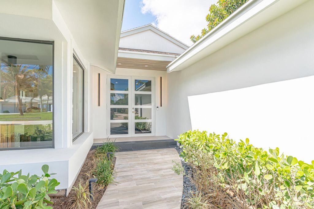 Photo of 6120 Brandon Street, West Palm Beach, FL 33418 (MLS # B26000948)