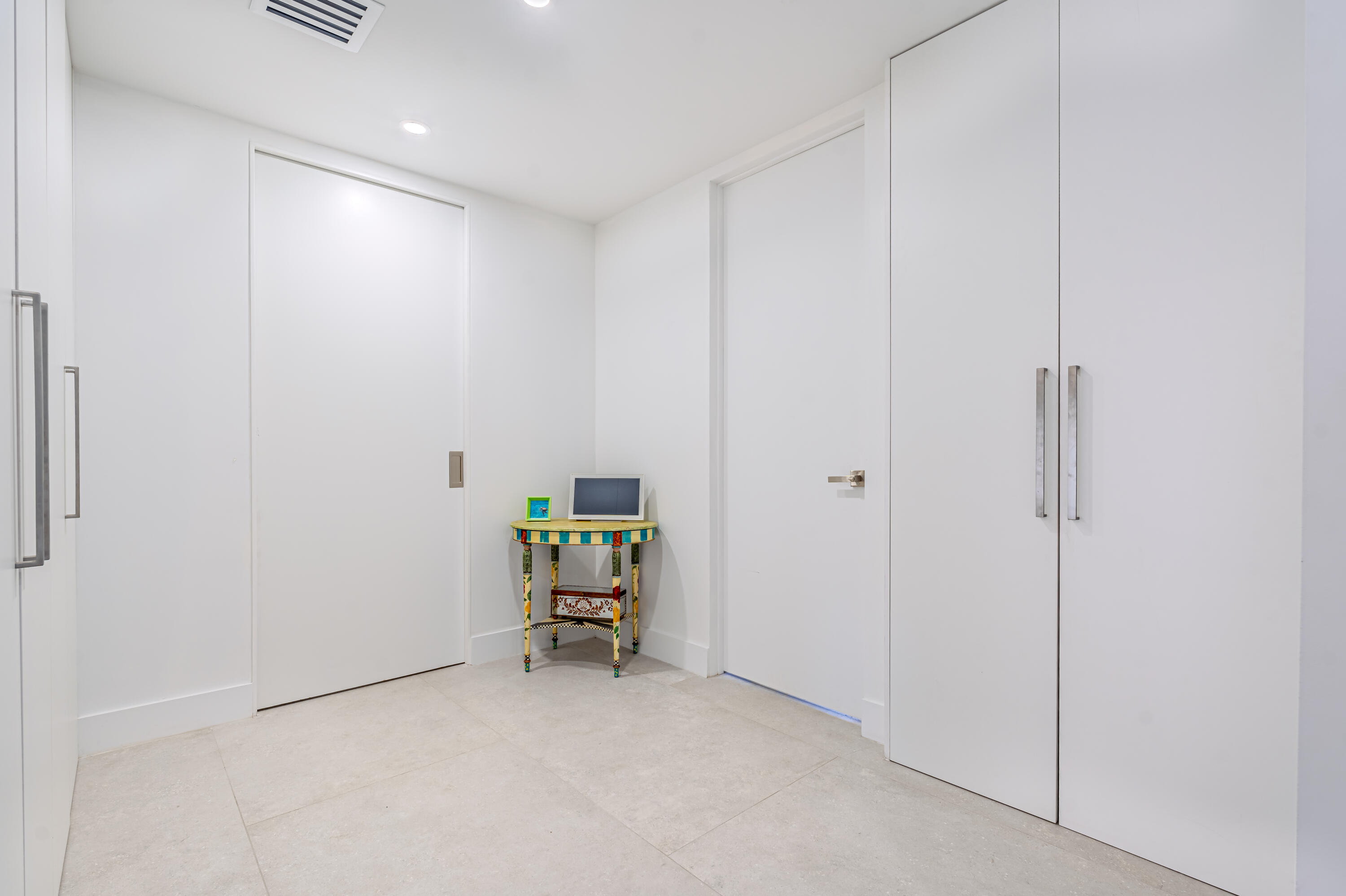 EASTPOINTE COUNTRY CLUB 7C - Residential