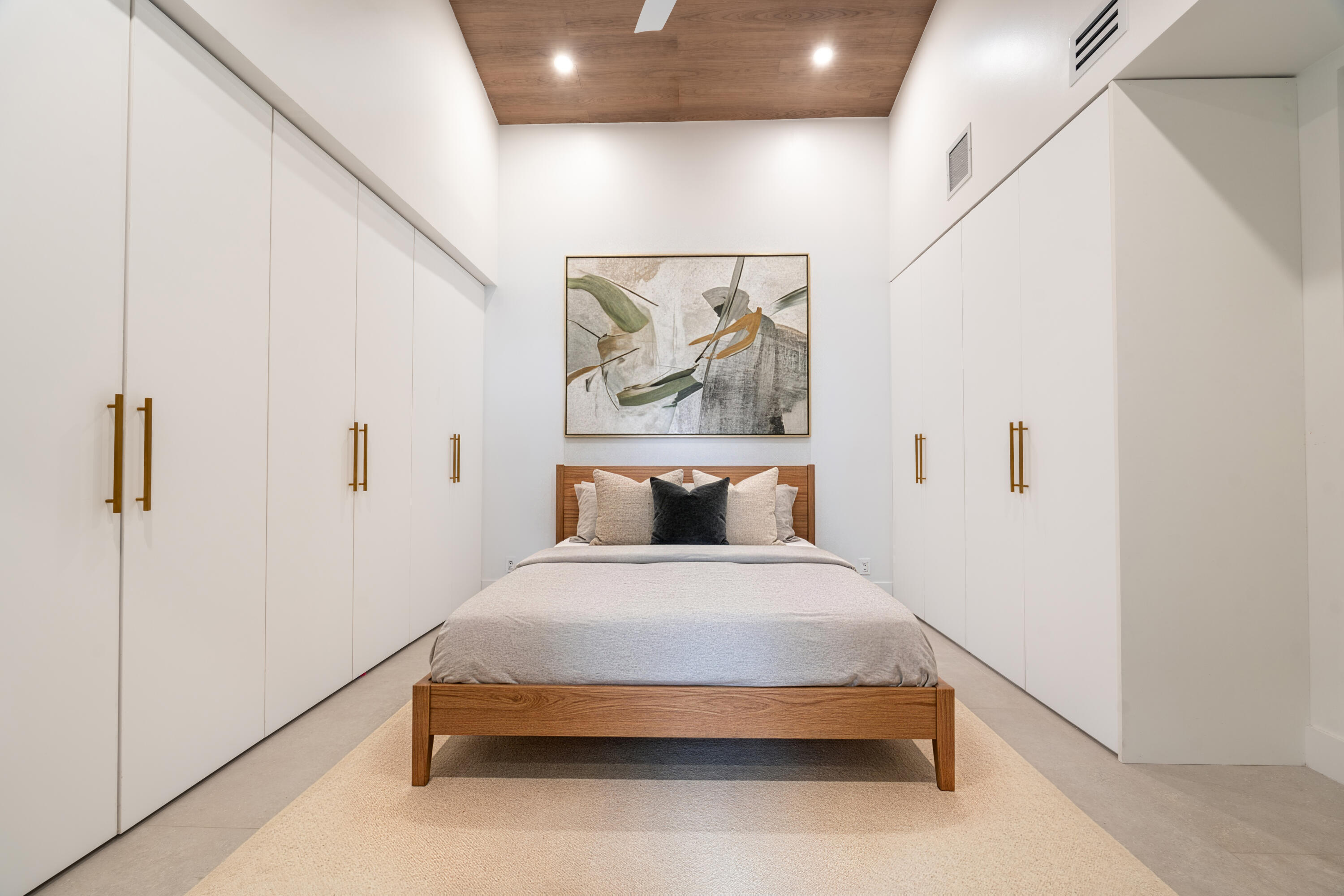 EASTPOINTE COUNTRY CLUB 7C - Residential