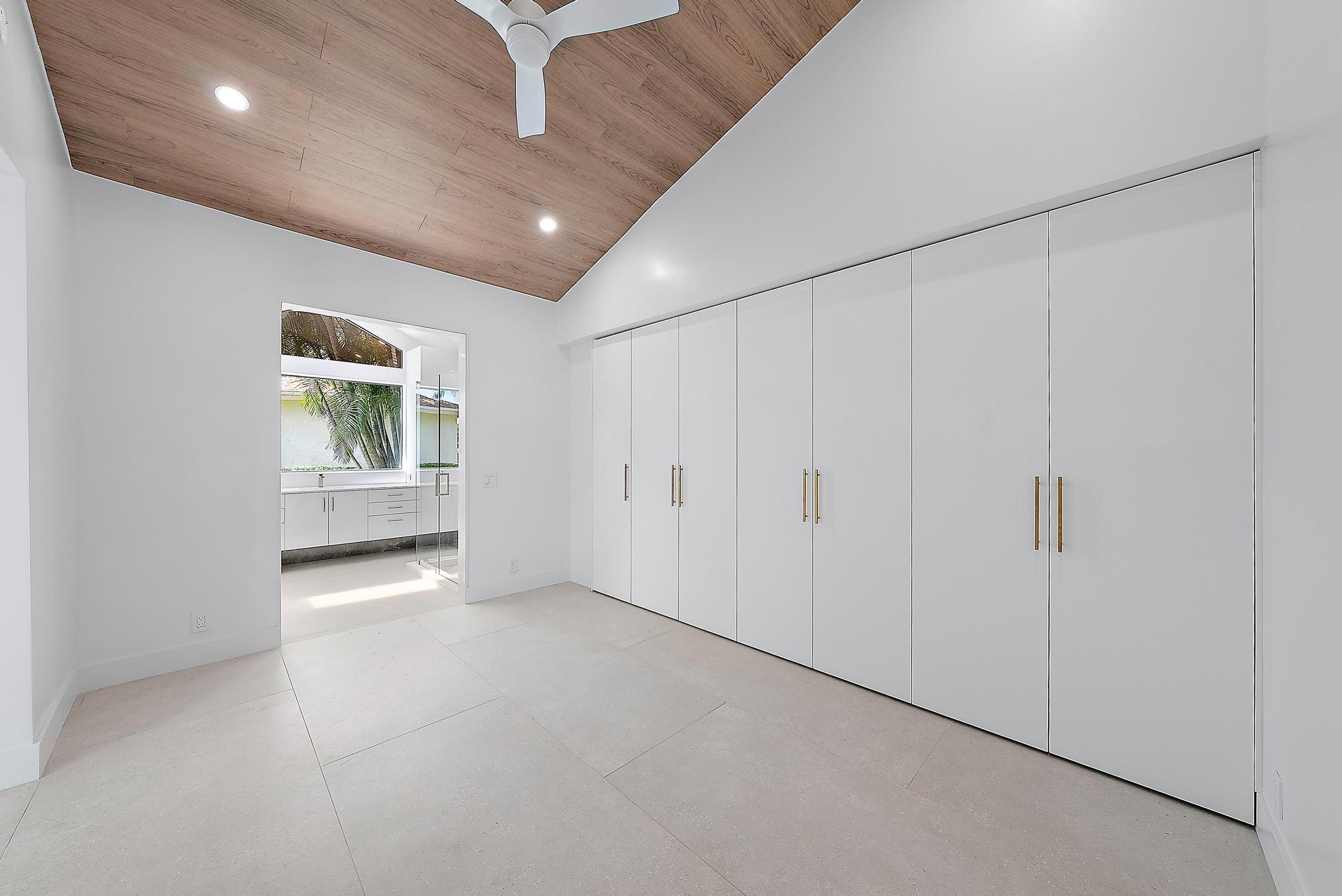 EASTPOINTE COUNTRY CLUB 7C - Residential