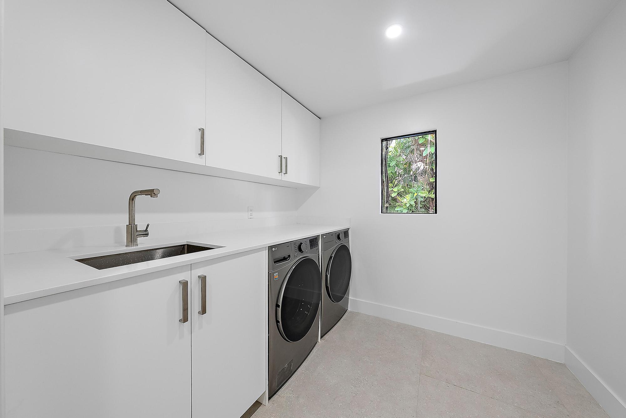 EASTPOINTE COUNTRY CLUB 7C - Residential