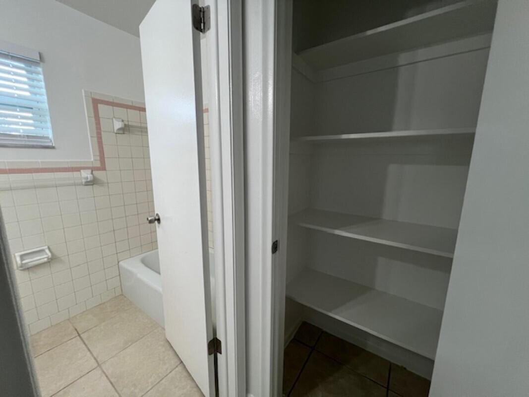 VICTORIA HOUSE CONDO - Residential Lease