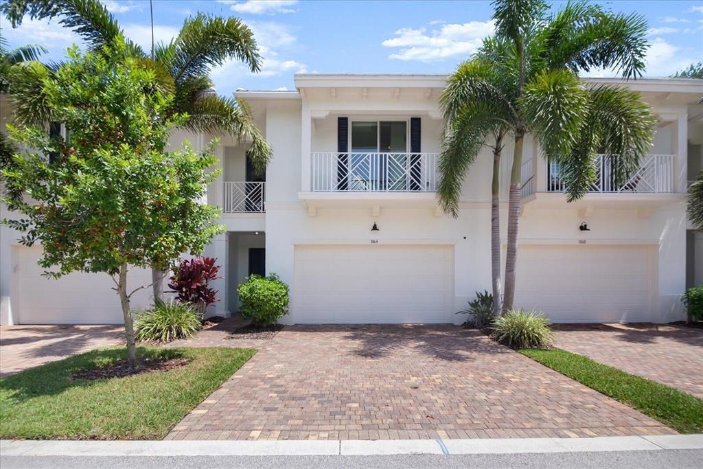 Photo of 1064 Piccadilly Street, Palm Beach Gardens, FL 33418 (MLS # R10746063)