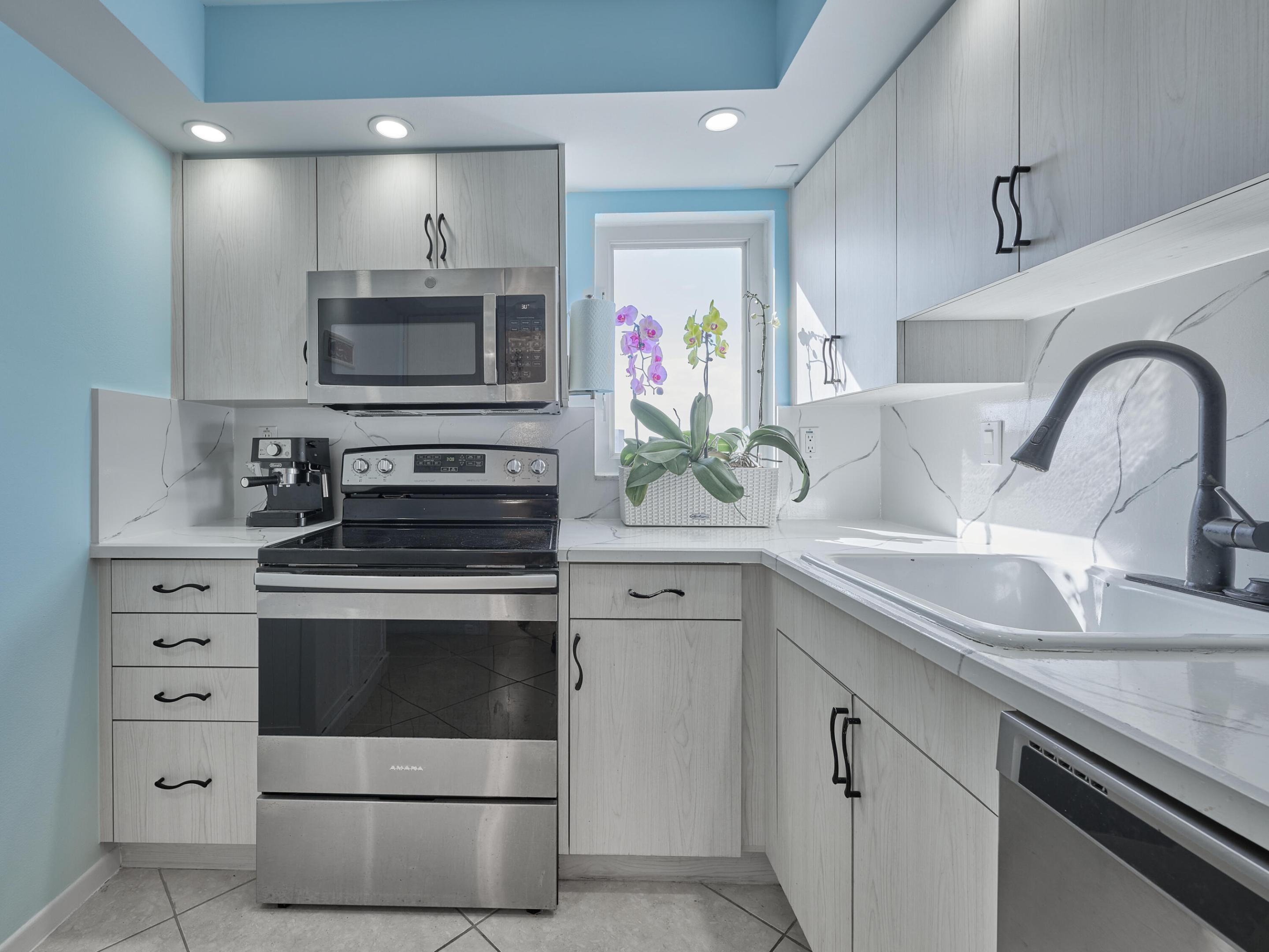 AMBASSADORS V NORTH CONDO - Residential