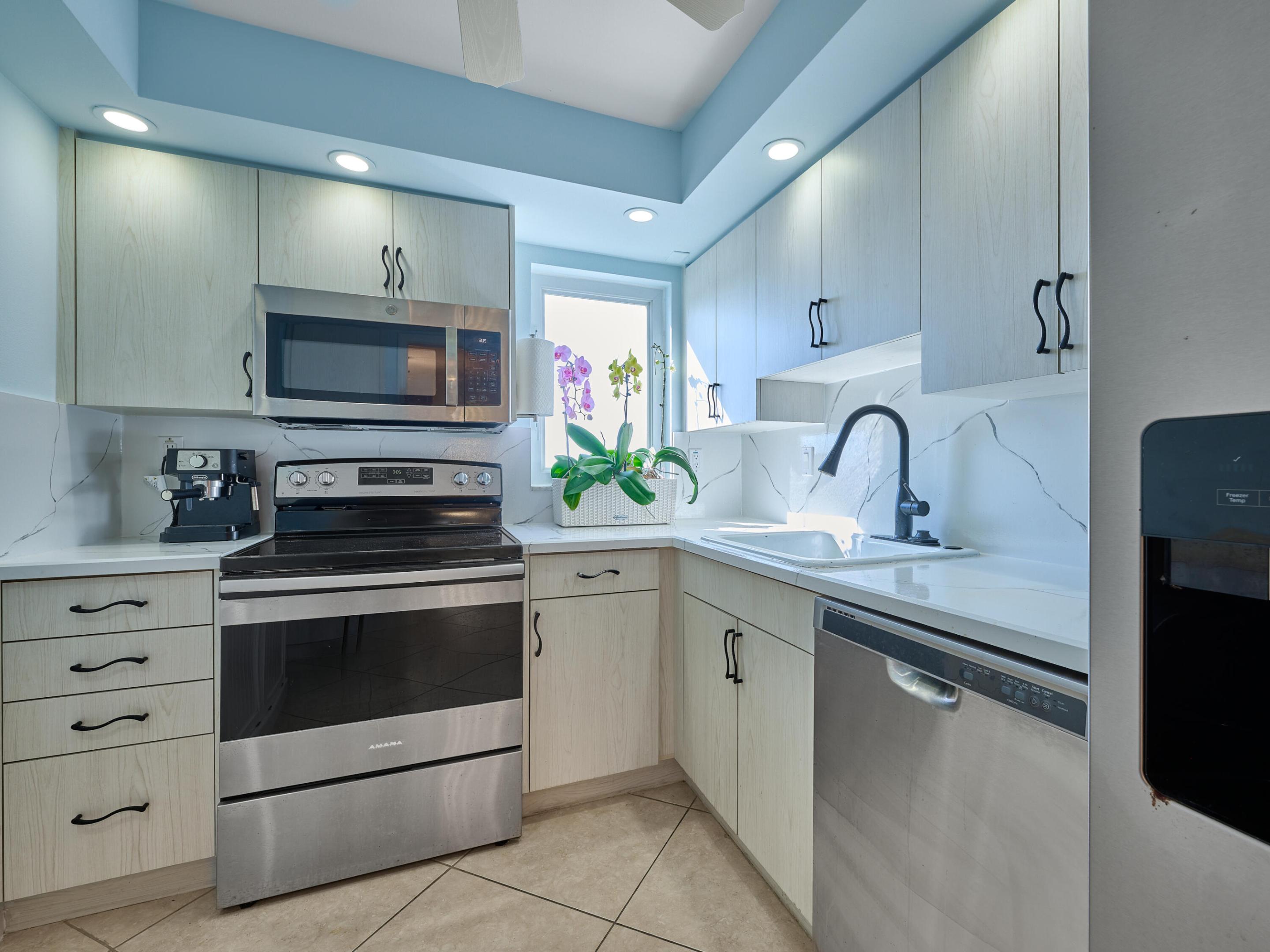 AMBASSADORS V NORTH CONDO - Residential