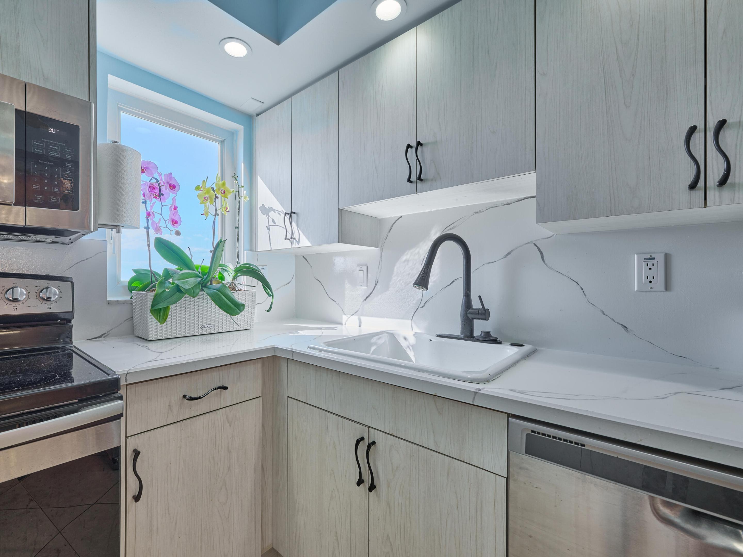 AMBASSADORS V NORTH CONDO - Residential