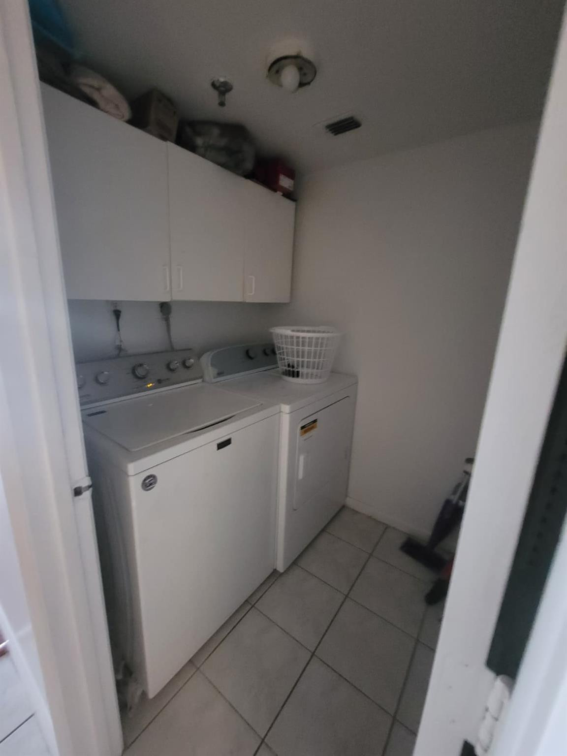 CYPRESS BEND CONDOMINIUM II - Residential Lease