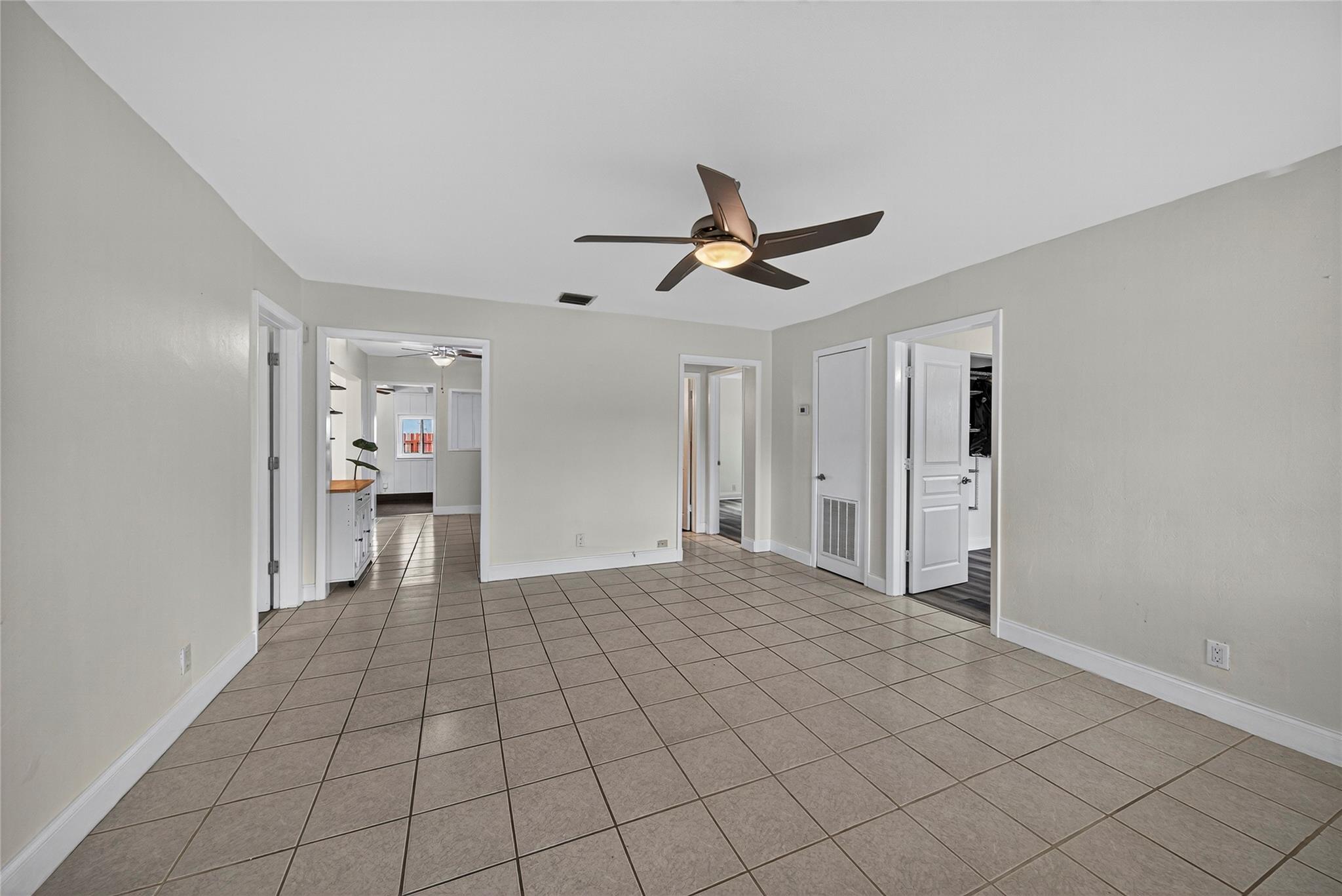 5272 NE 4th Ter