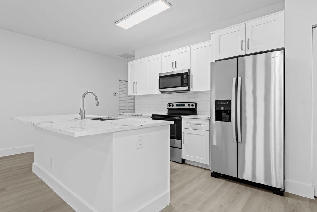 Photo of 2810 NW 7th Street, Fort Lauderdale, FL 33311 (MLS # B26022325)