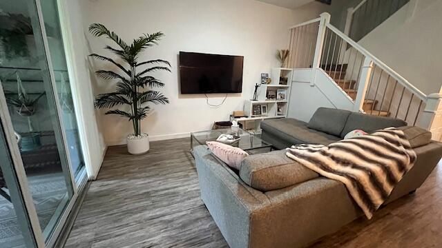 PIONEER ESTATES - Residential Lease