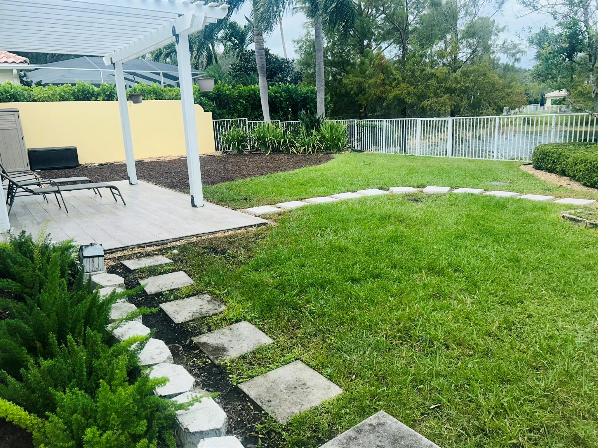 VILLAGEWALK OF WELLINGTON - Residential