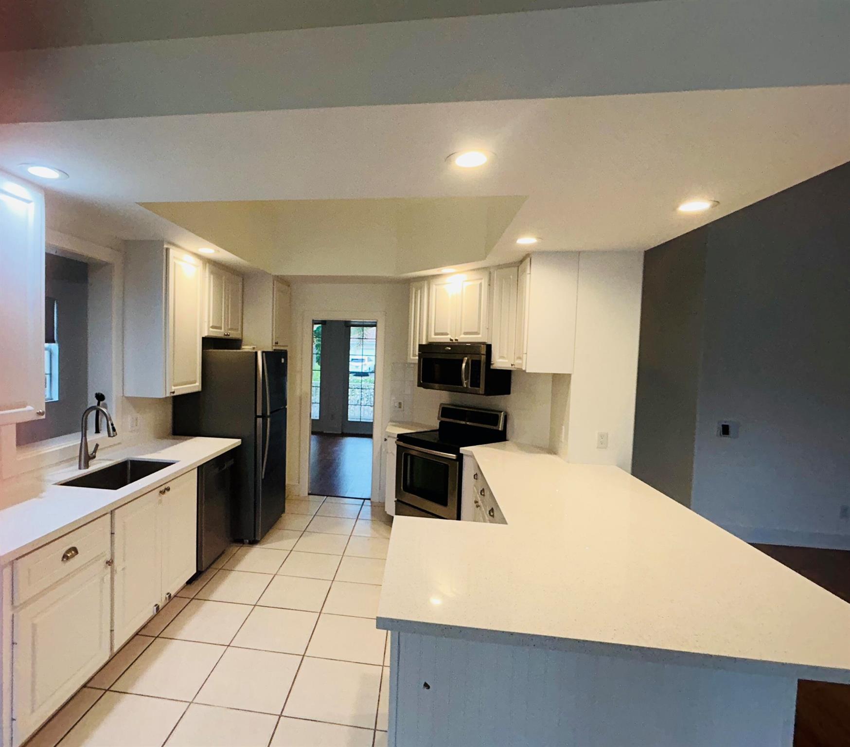 VILLAGEWALK OF WELLINGTON - Residential