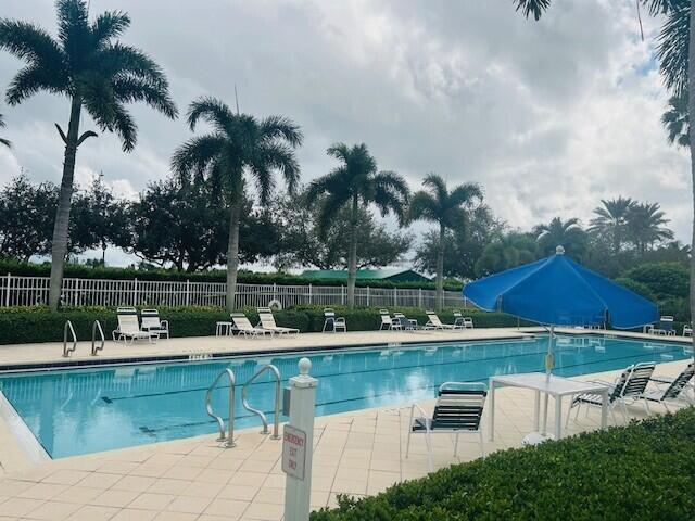 VILLAGEWALK OF WELLINGTON - Residential