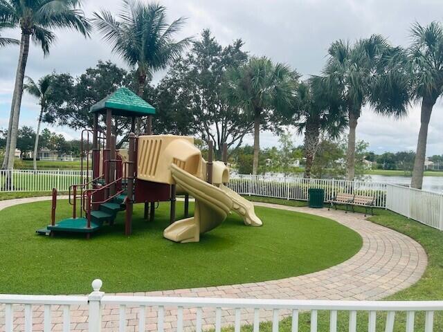 VILLAGEWALK OF WELLINGTON - Residential