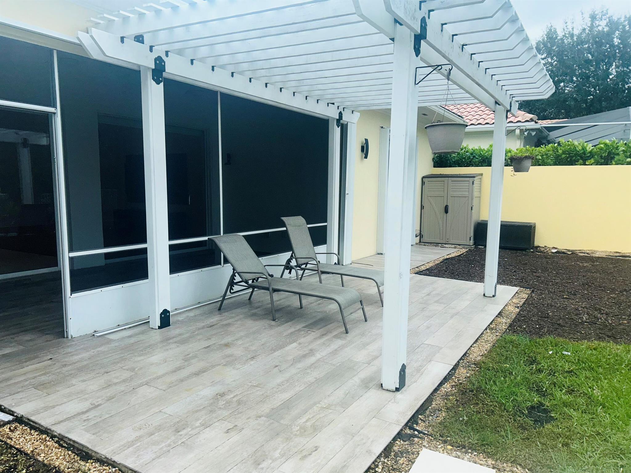 VILLAGEWALK OF WELLINGTON - Residential